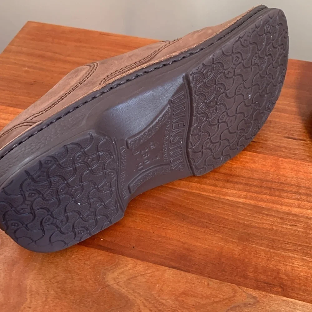Birkenstock Shoes Strappy Leather Buckle Closure, full shoe size 40